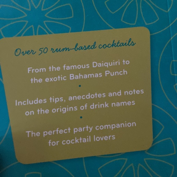 Host pick 🎉🌟⭐️The little cocktail boxed set of four books - Picture 9 of 9